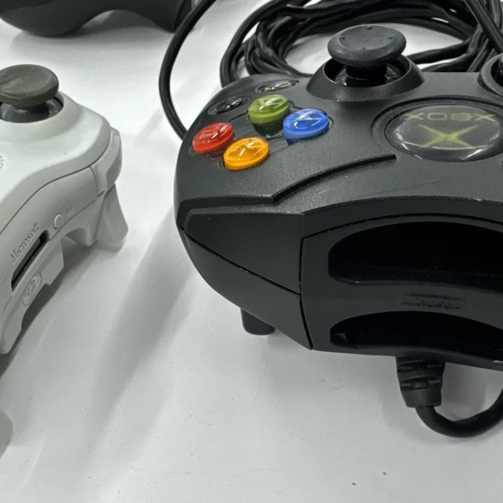 Microsoft Xbox 360 Lot Black White Controllers Wired Wireless Remote UNTESTED